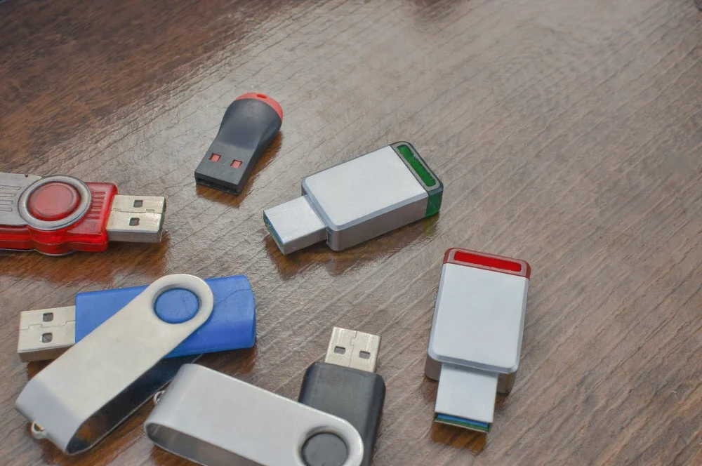 Assorted 2D 3D USB shapes Dubai businesses choose from, in different bodies, colours and sizes